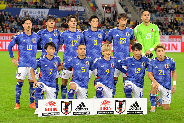 サッカー日本代表が広島入り！「真ん中ドン長友」「異次元のイケメン敬斗」「新卒相馬 笑」
