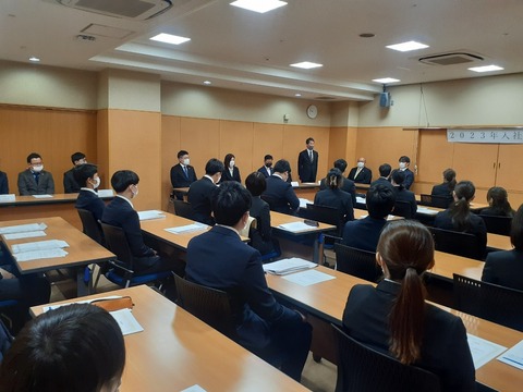 LINE_ALBUM_入社式_230412_50