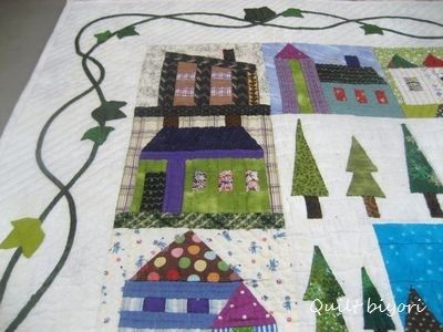 パッチワークタペストリー「森の教会」