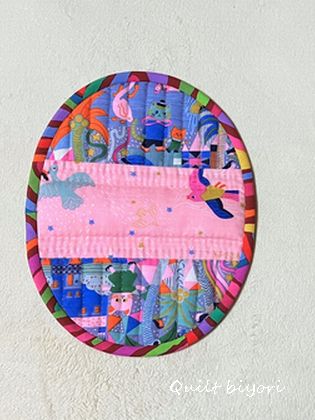 ケイフファセットさんのカラフル生地でパイピングを : 猫日和。キルト