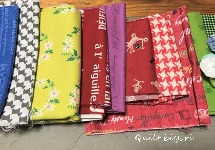 イマン♡可愛らしいヨーヨーキルトの大判クロス セット割引 jackson