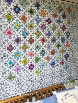 ヨーヨーの花でタペストリー＆窓辺の片付け終了しました : 猫日和