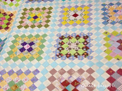 アラウンドザワールドの春色タペストリー＆ぼくのテクニック♪ : 猫日