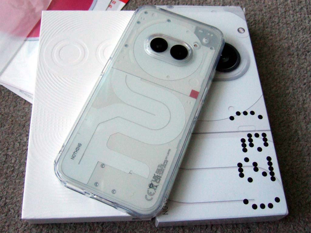 Nothing Phone (2a)の話【03】フィルムとかケースとか : 機械道楽 弐番館