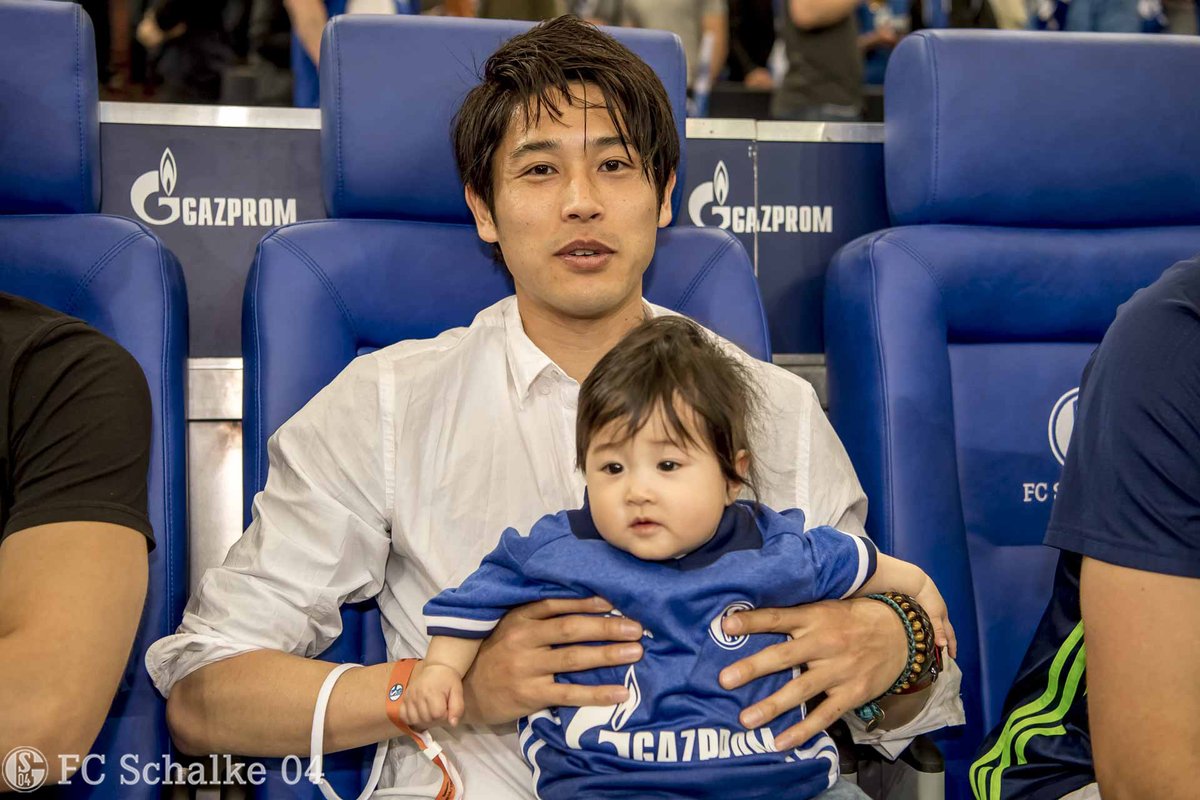 サッカー 内田篤人 クラブ公式インタで 家族とも離れ離れなので 子供はどんどん大きくなっちゃうな フットボールまとめ