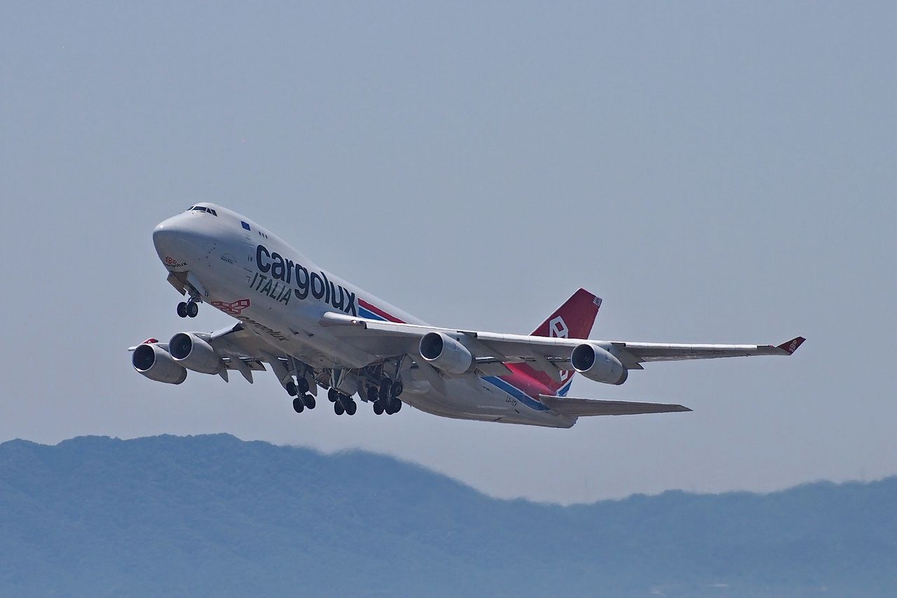 香港へ向けてカーゴルクスイタリアが離陸 ゆるゆる飛行機撮影 香港へ向けてカーゴルクスイタリアが離陸 ゆるゆる飛行機撮影