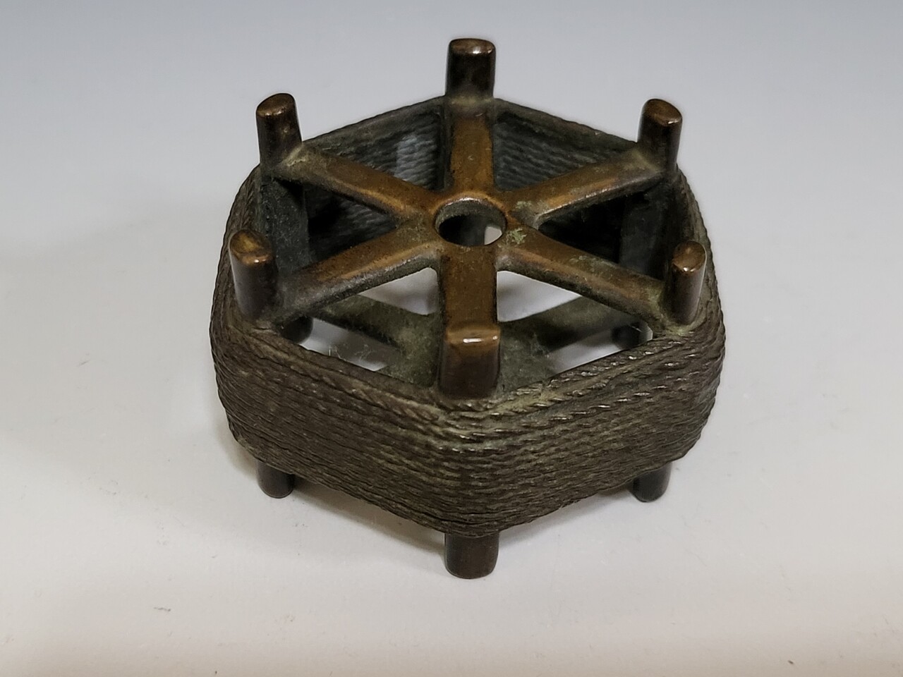 ▽良▽【時代】古銅糸巻蓋置　茶道具 糸巻蓋置（いとまき ふたおき）