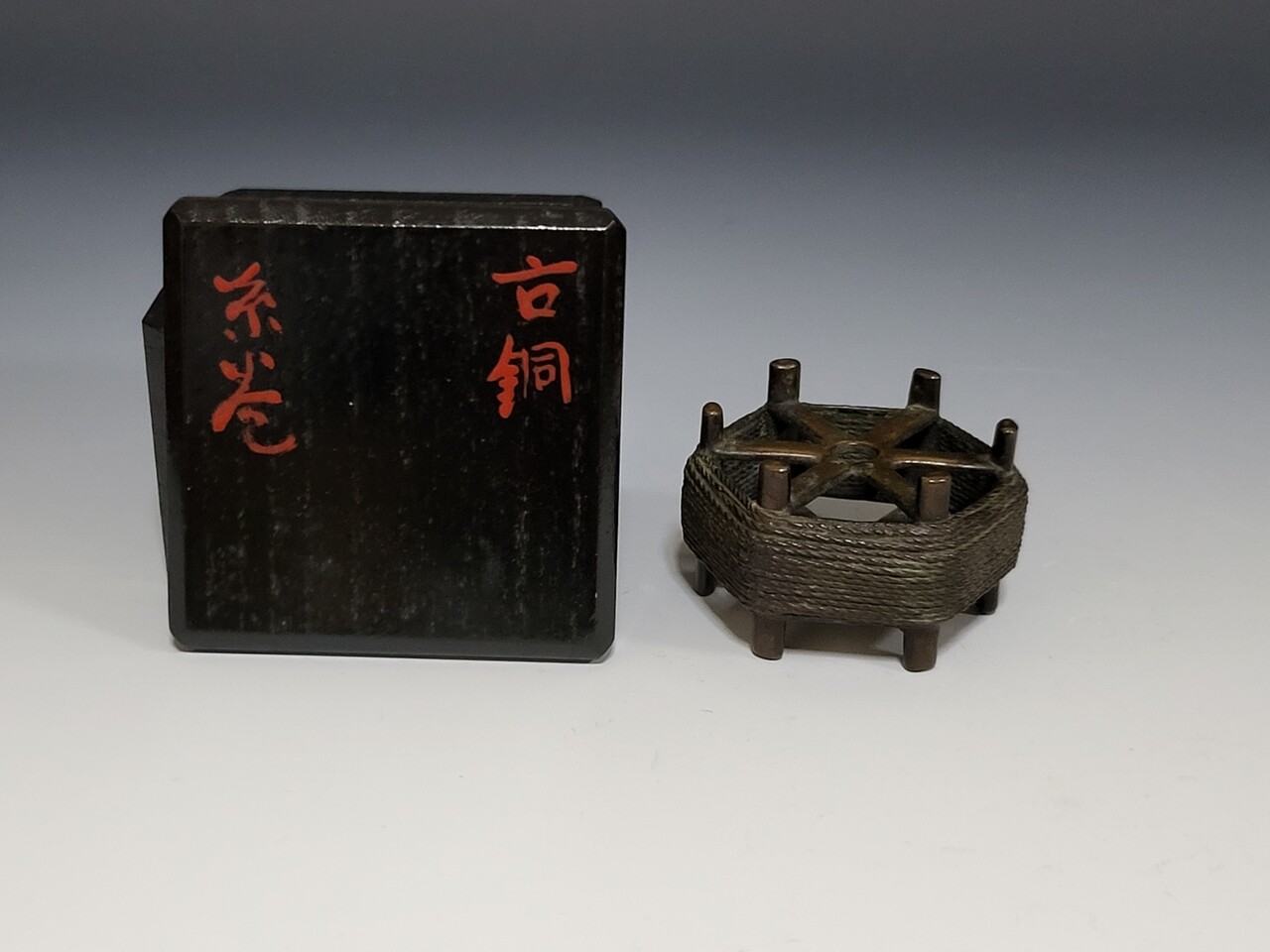 ▽良▽【時代】古銅糸巻蓋置　茶道具 糸巻蓋置（いとまき ふたおき）