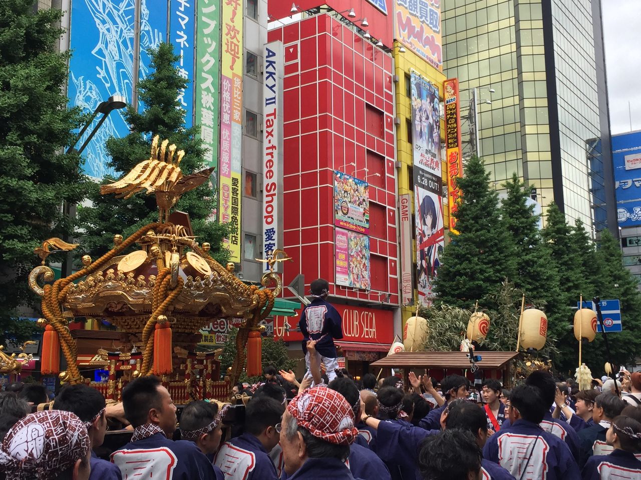 入荷情報 街あるき館 東京十社巡り 神田明神 平将門から銭形平次 ラブライブまで 時空を超えて江戸を賑わす神田祭は いまも僕たちの元気の源 夢中図書館