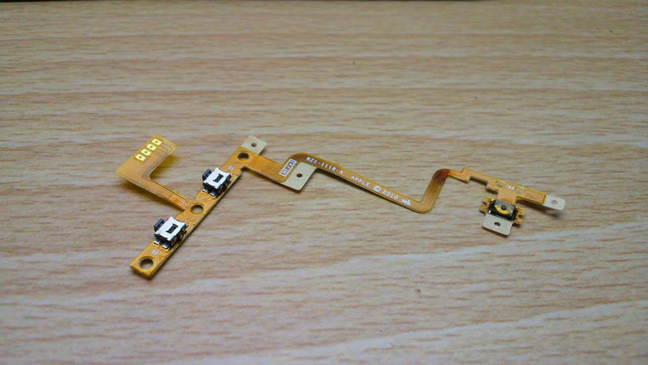 Ipod Touchを譲ってもらい 自分で割った液晶を交換修理したのでバッテリーを交換したら 電源ケーブル切ってしまい それの修理 Fuzimaru Project 本社 Ipod Touchを譲ってもらい 自分で割った液晶を交換修理したのでバッテリーを交換したら 電源ケーブル切ってしまい それの修理 Fuzimaru Project 本社