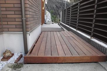 玄関アプローチのウッドデッキ Watのブログ