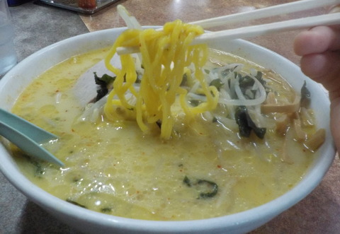 青森グルメ　味噌カレー牛乳ラーメン & のっけ丼、そしていちご煮！