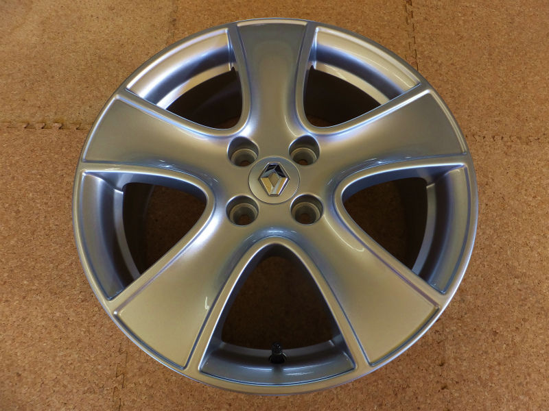 ルノー ルーテシア純正ホイール 全くの未使用、新品 自動車