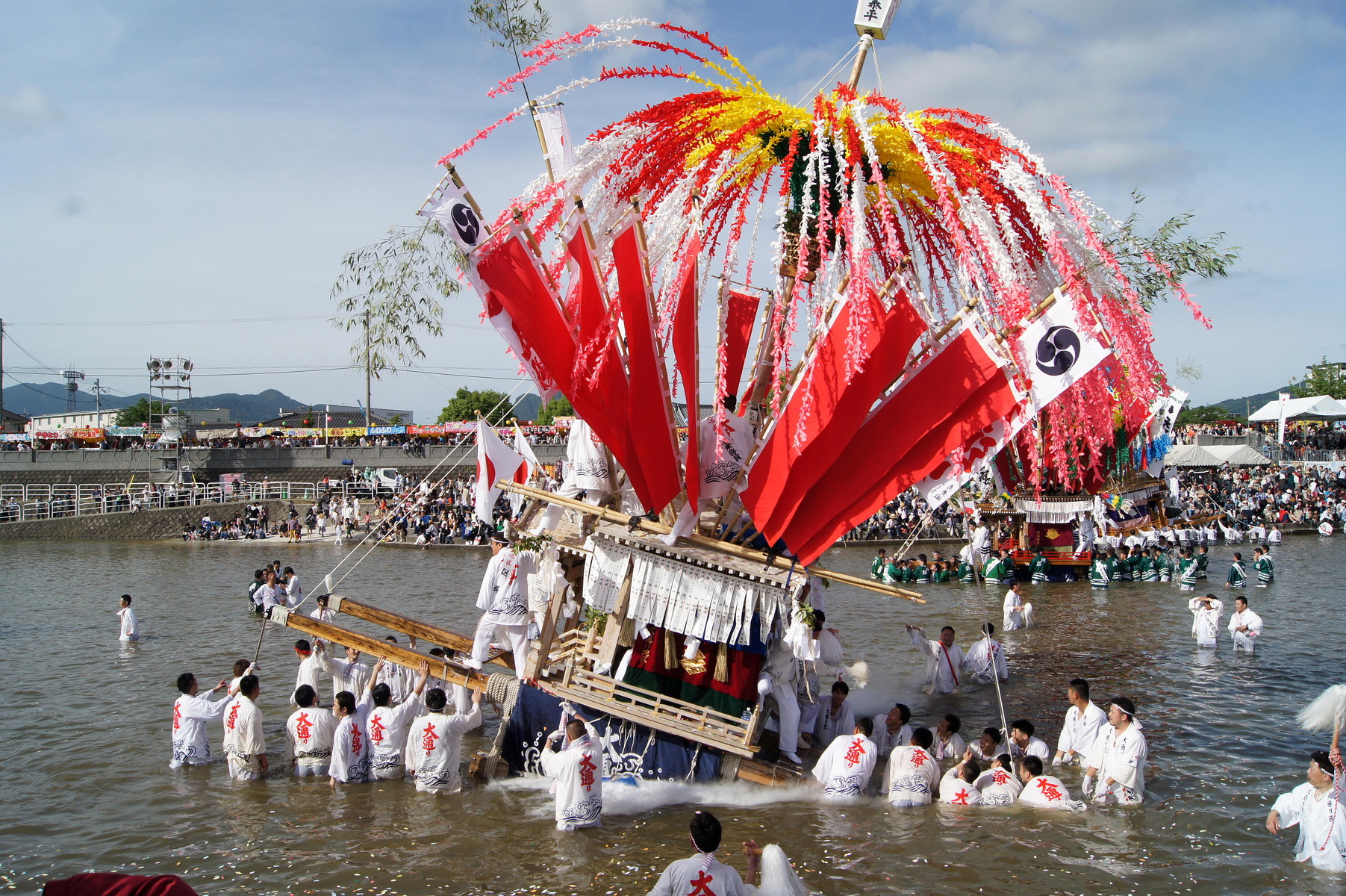 川渡り神幸祭 福岡県田川市のお祭り ウィッシュのなんでも探偵団 川渡り神幸祭 福岡県田川市のお祭り ウィッシュのなんでも探偵団