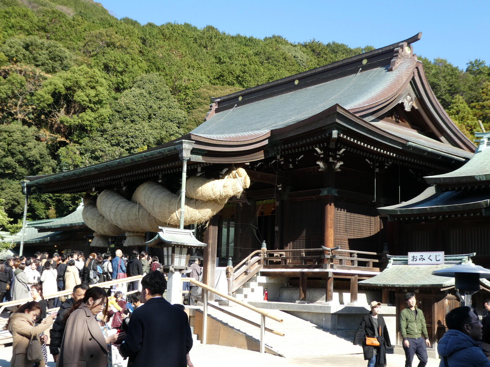 宮地嶽神社 光の道 嵐のcmロケ地 福岡県福津市 ウィッシュのなんでも探偵団 宮地嶽神社 光の道 嵐のcmロケ地 福岡県福津市 ウィッシュのなんでも探偵団