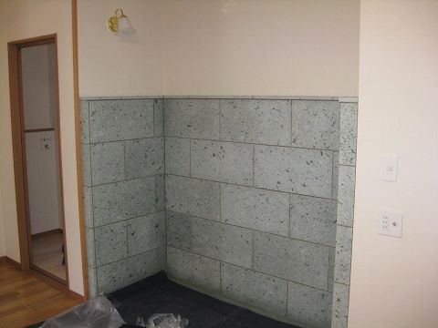 十和田石のゆったりした炉台 素冬部 ストウヴ 素敵に冬を過ごす倶楽部