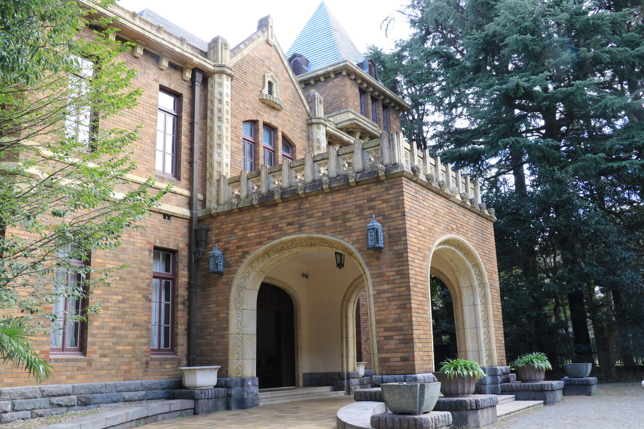 駒場散策 ３ 旧前田侯爵邸洋館１ サロン 応接 花咲かすおじさん