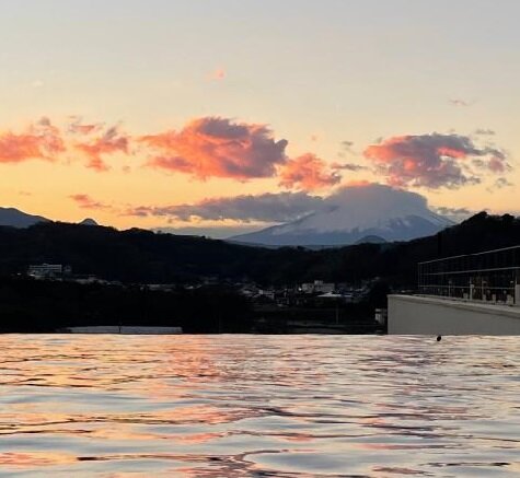 プールからの富士山