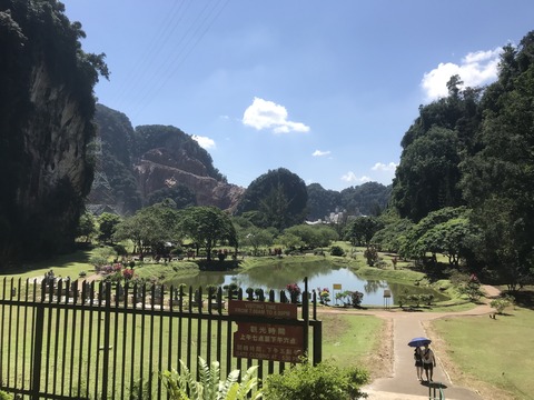 D5765D5B-E083-4D75-BF9F-8178E00C27D1