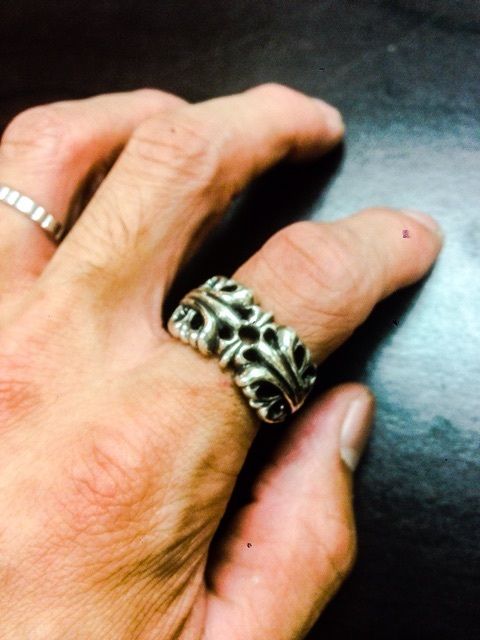 クロムハーツにダイヤをカスタムするクロムカスタム 修理加工を承ります デコスクール 講師のブログ Gbssデコスクール デコショップ クロムハーツにダイヤをカスタムするクロムカスタム 修理加工を承ります デコスクール 講師のブログ Gbssデコスクール デコショップ