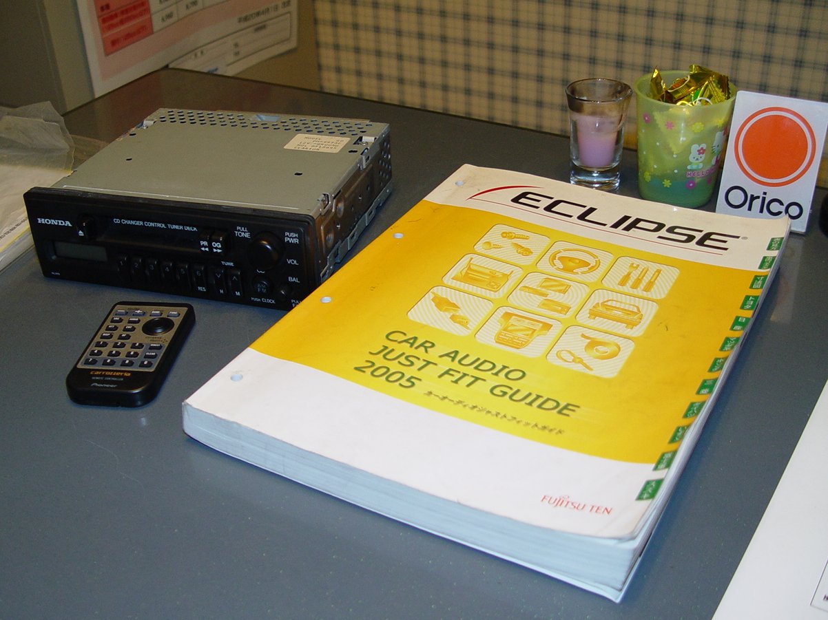 ホンダ ロゴ カーステレオ取り付け完了 車屋なのに ハモンドオルガン演奏 ガレージテイクワン ホンダ ロゴ カーステレオ取り付け完了 車屋なのに ハモンドオルガン演奏 ガレージテイクワン