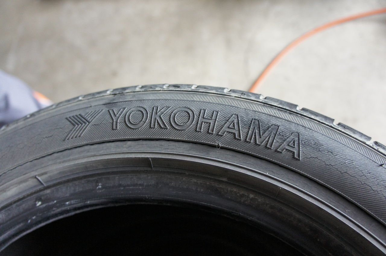 タイヤのしわ ひび割れ 車屋なのに ハモンドオルガン演奏 ガレージテイクワン