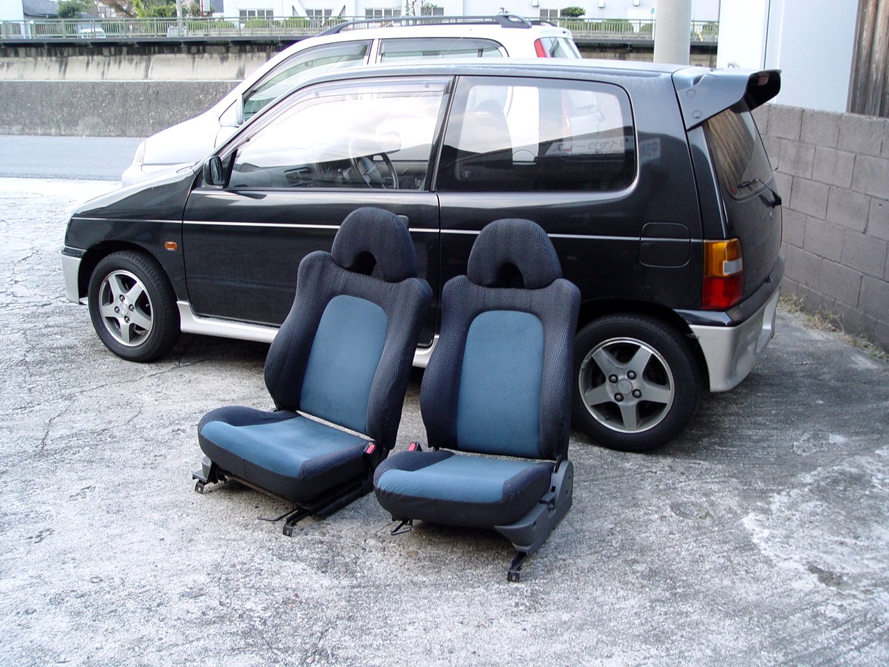 アルトワークス HB21S 助手席純正シート スズキ純正シートを ゲット アルトワークス HA21S : 車屋なのに