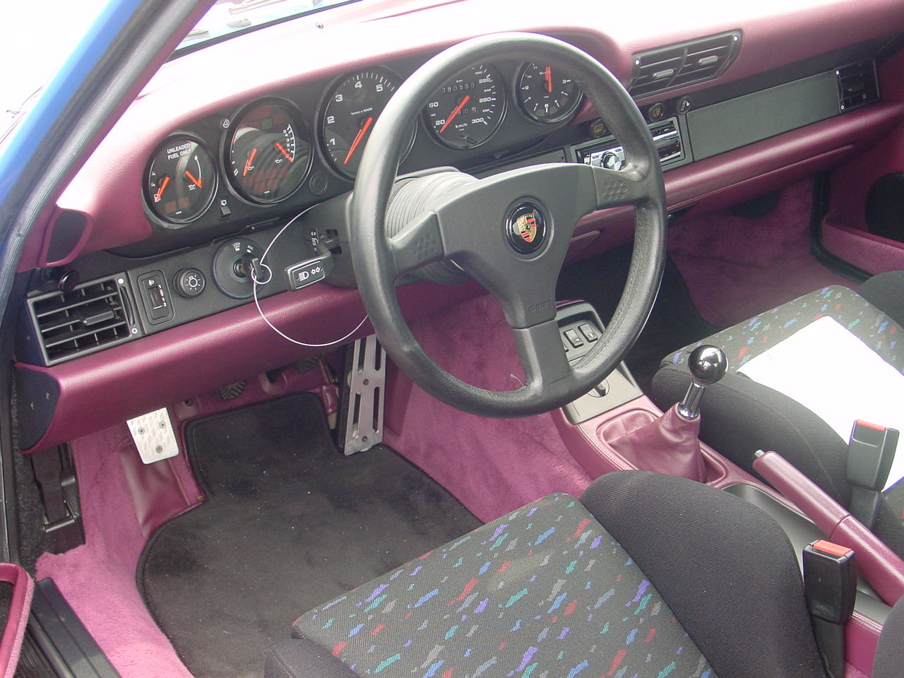内装評価 a ポルシェ911カレラ 964型 車屋なのに ハモンドオルガン演奏 ガレージテイクワン 内装評価 a ポルシェ911カレラ 964型 車屋なのに ハモンドオルガン演奏 ガレージテイクワン
