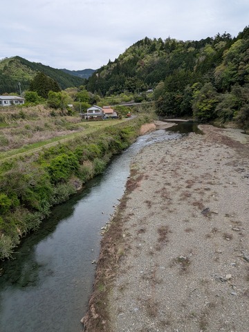 PXL_20260422_013511813