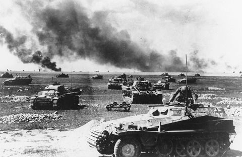 独ソ戦でヒトラー率いるナチスドイツが負けた敗因wwwwwww ガバガバ歴史速報