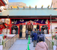 参拝列に並んで