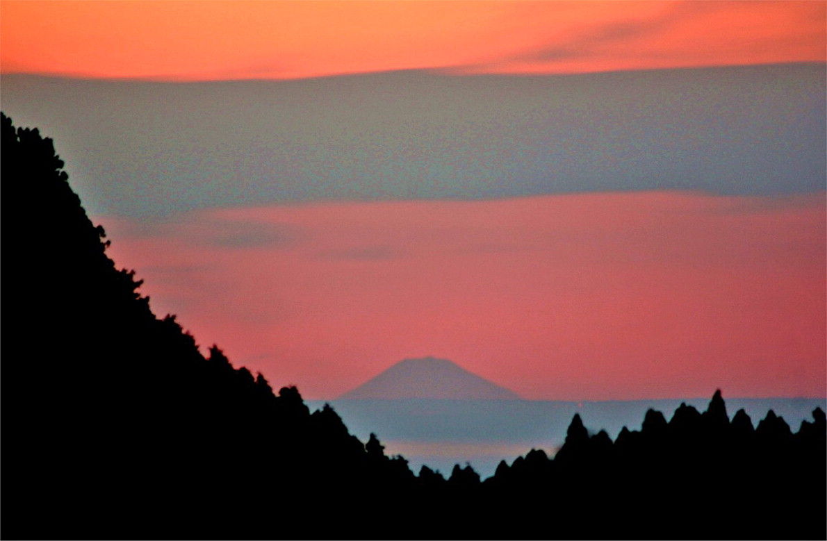和歌山那智勝浦から富士山の撮影に成功 距離は322.9km！ | カシャっと速報