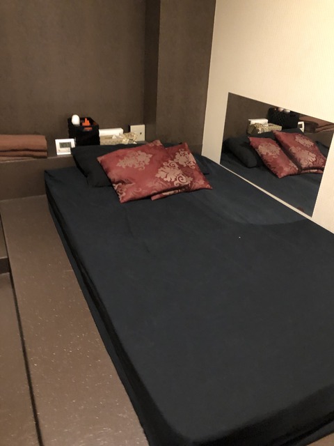 FEFC91DC-2025-46B1-9CF4-B0261E02266D