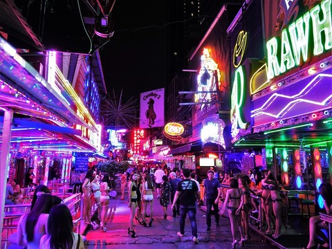 soi-cowboy-sukhumvit-bangkok-nightlife