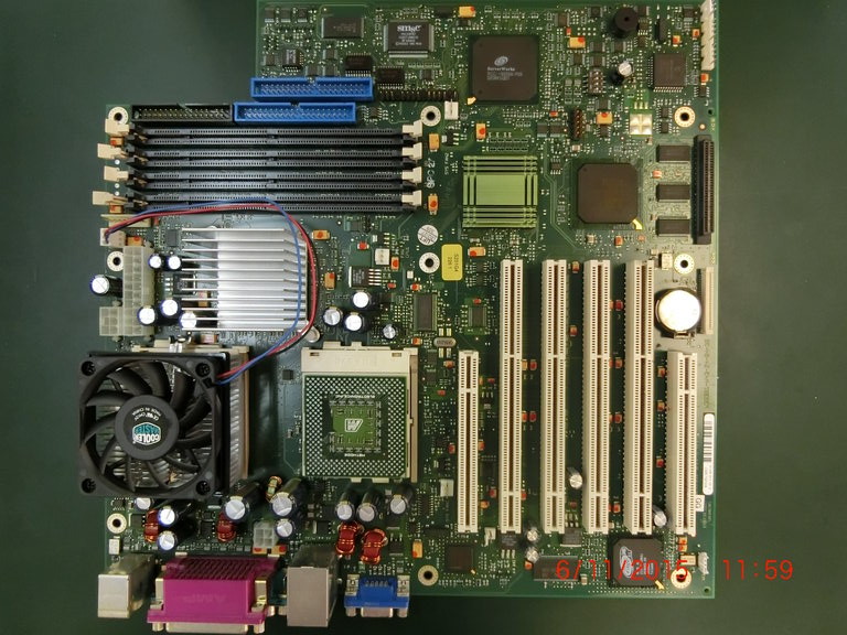 PCサーバー用マザーボード電解コンデンサ交換工事 - ゴッド PCサーバー用マザーボード電解コンデンサ交換工事 - ゴッド