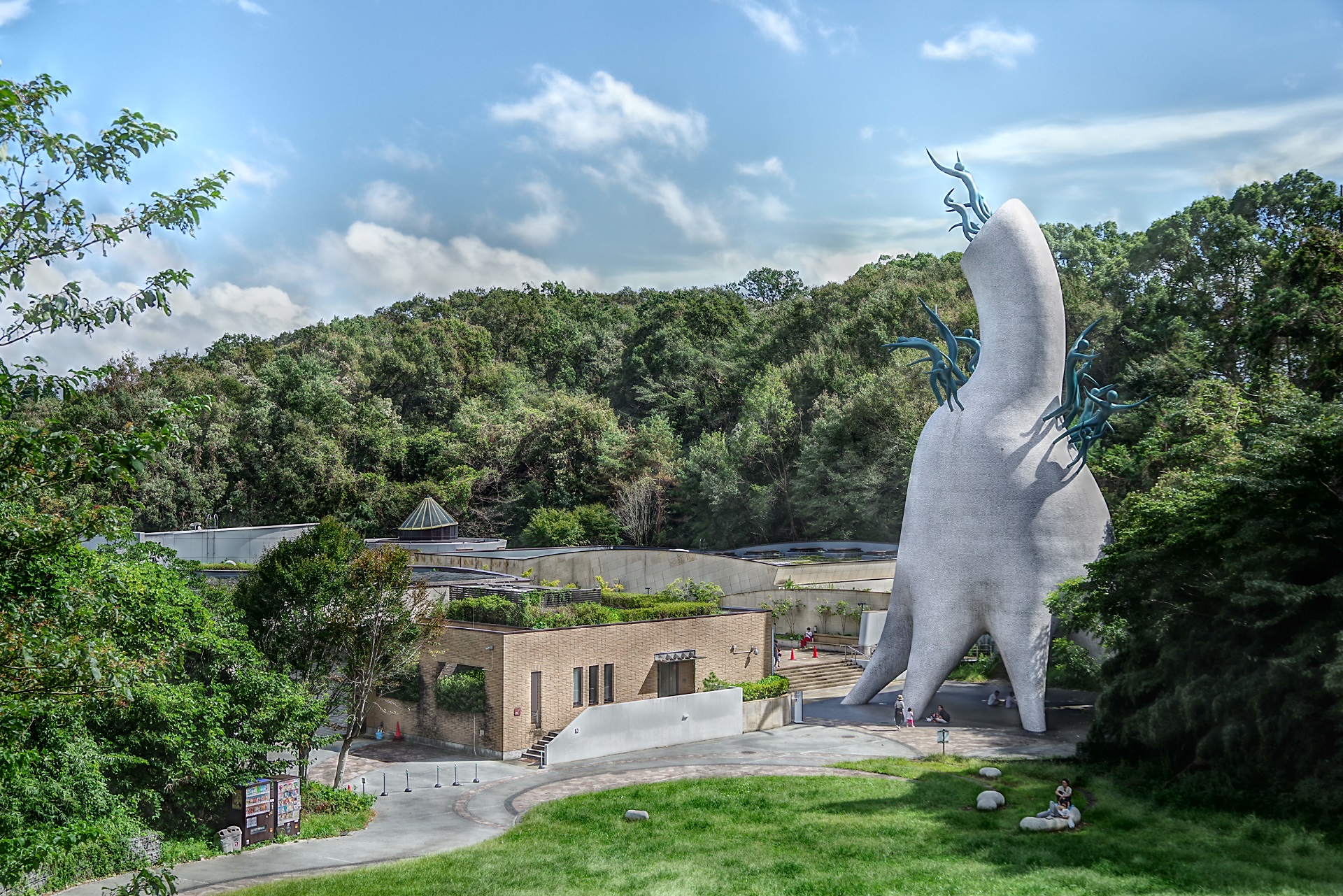 岡本 太郎 美術館