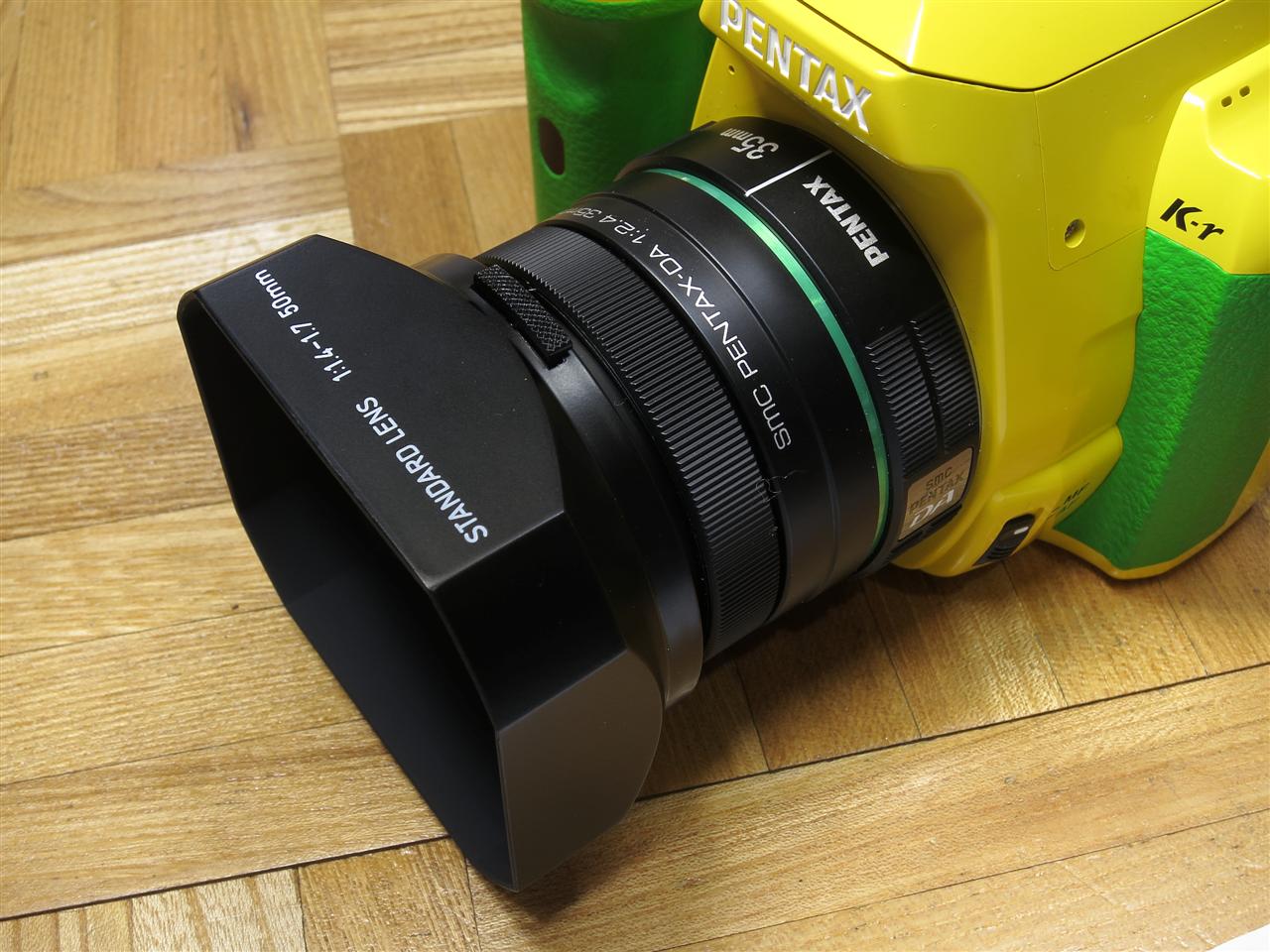 DA35mm＆DA50mmをプチドレスアップ？ 穴あきメタルフードを装着