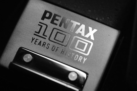 スマホ/家電/カメラPENTAX 100周年記念ホットシューカバー O-HC171 3000個限定