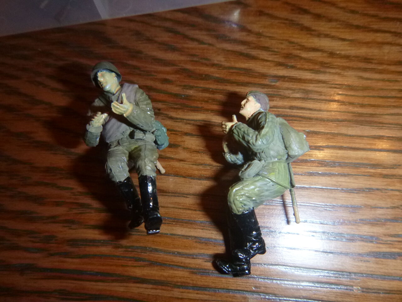 タミヤ 1 35 ミリタリーミニチュアシリーズ No 7 ソビエト陸軍 歩兵進撃セット 服の塗装 ハイライト おばあちゃんからの贈り物 ４９歳で復活したプラモ魂