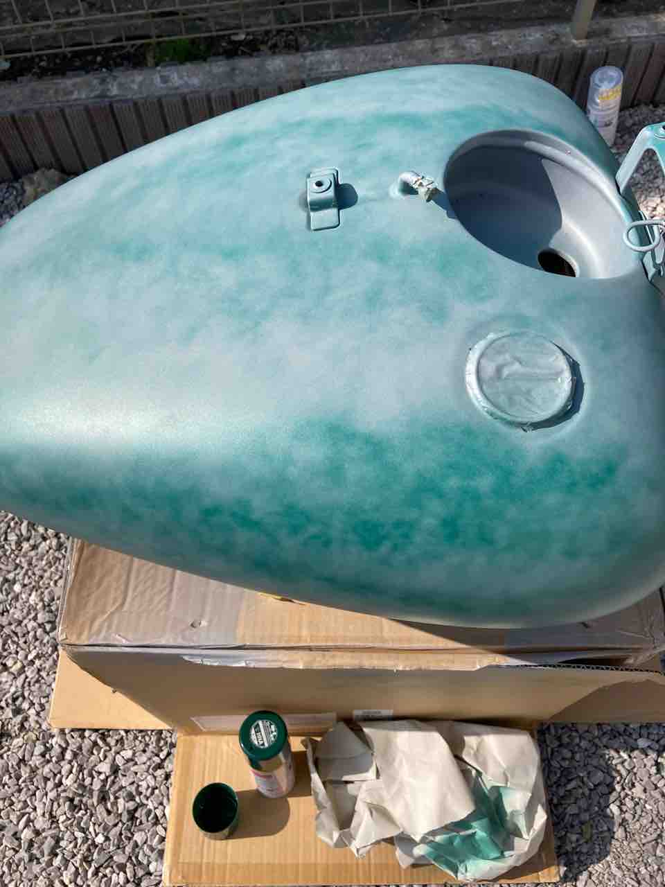 ドラッグスター400 タンク塗装の手順と注意点(スプレー缶) : GUY's ドラッグスター400 タンク塗装の手順と注意点(スプレー缶) : GUY's