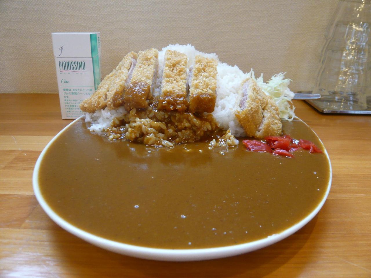 カレーの湖に浮かぶ、カツライスの無人島!