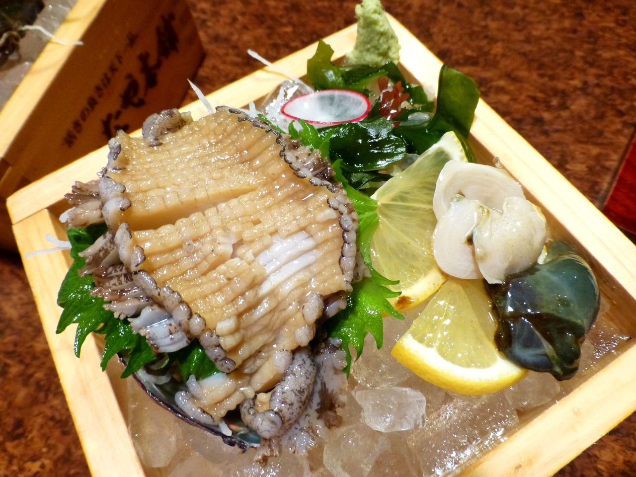 さかなや本舗 秋田の さかなや本舗 で 鮮度抜群の海産物と郷土料理 Gakudaiの週末はデカ盛り