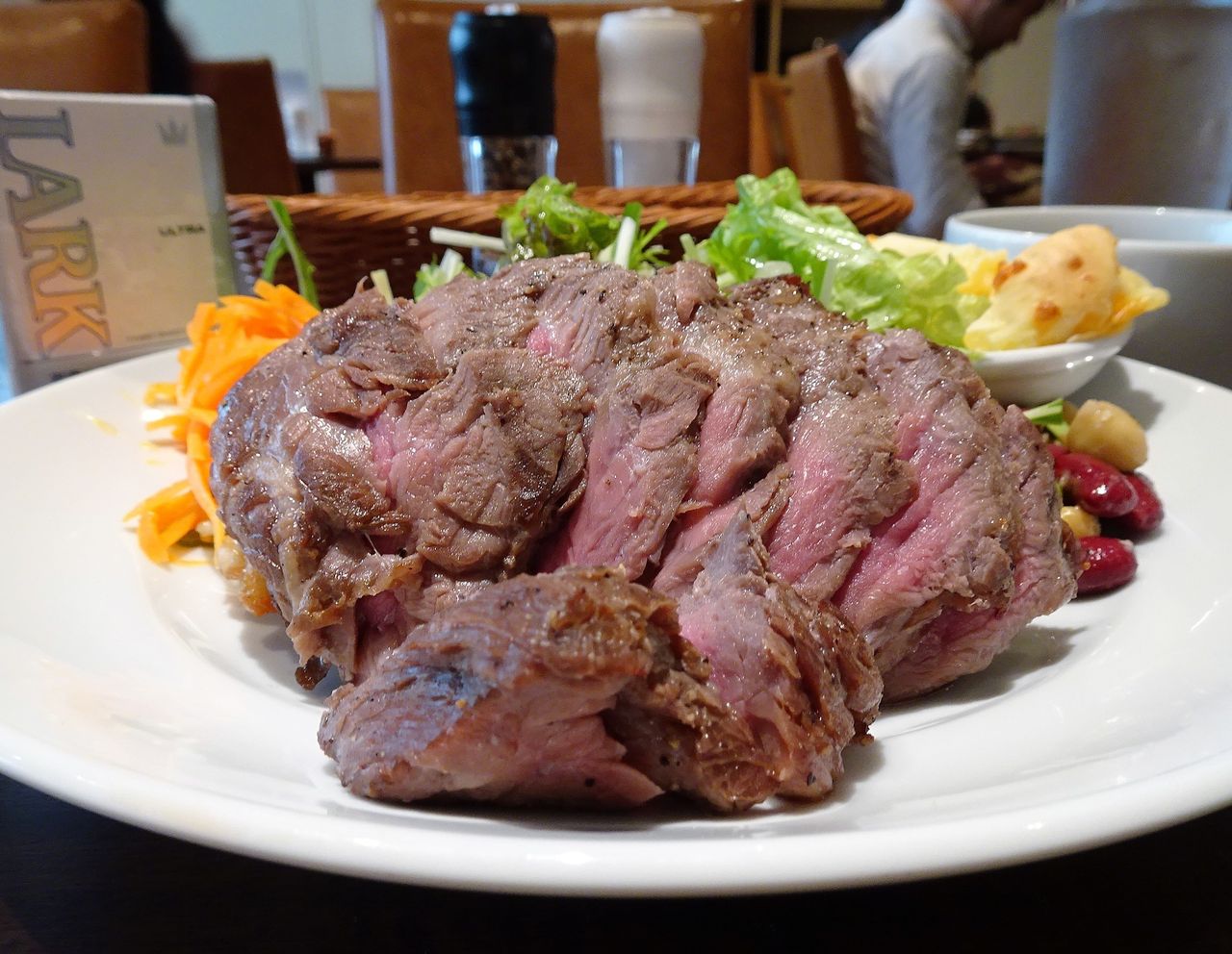 虎ノ門の 肉塊ｕｎｏ で デカ盛りローストビーフ Gakudaiの週末はデカ盛り
