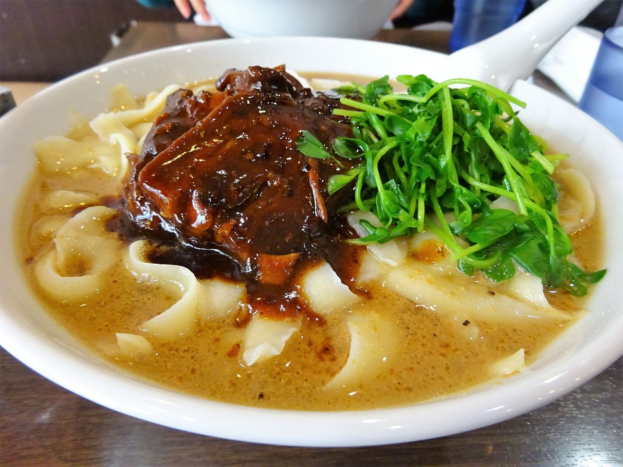 新橋の 味覚 で デカ盛り角煮刀削麺 Gakudaiの週末はデカ盛り 新橋の 味覚 で デカ盛り角煮刀削麺 Gakudaiの週末はデカ盛り