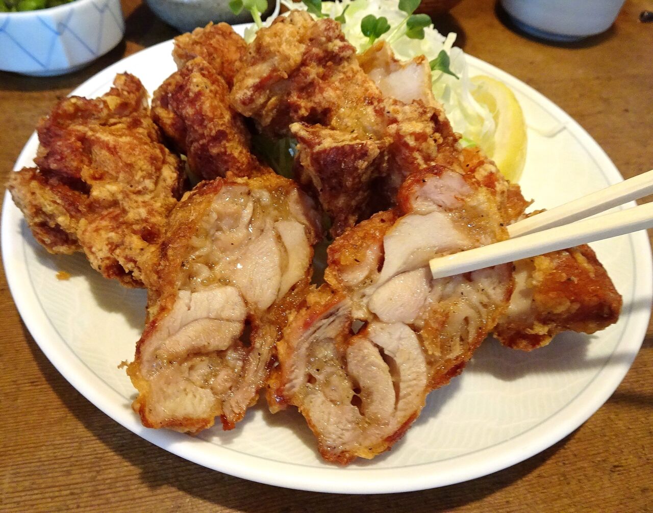 □南加瀬の「とんかつ三田」で、デカ盛り唐揚げ定食！ : gakudaiの週末