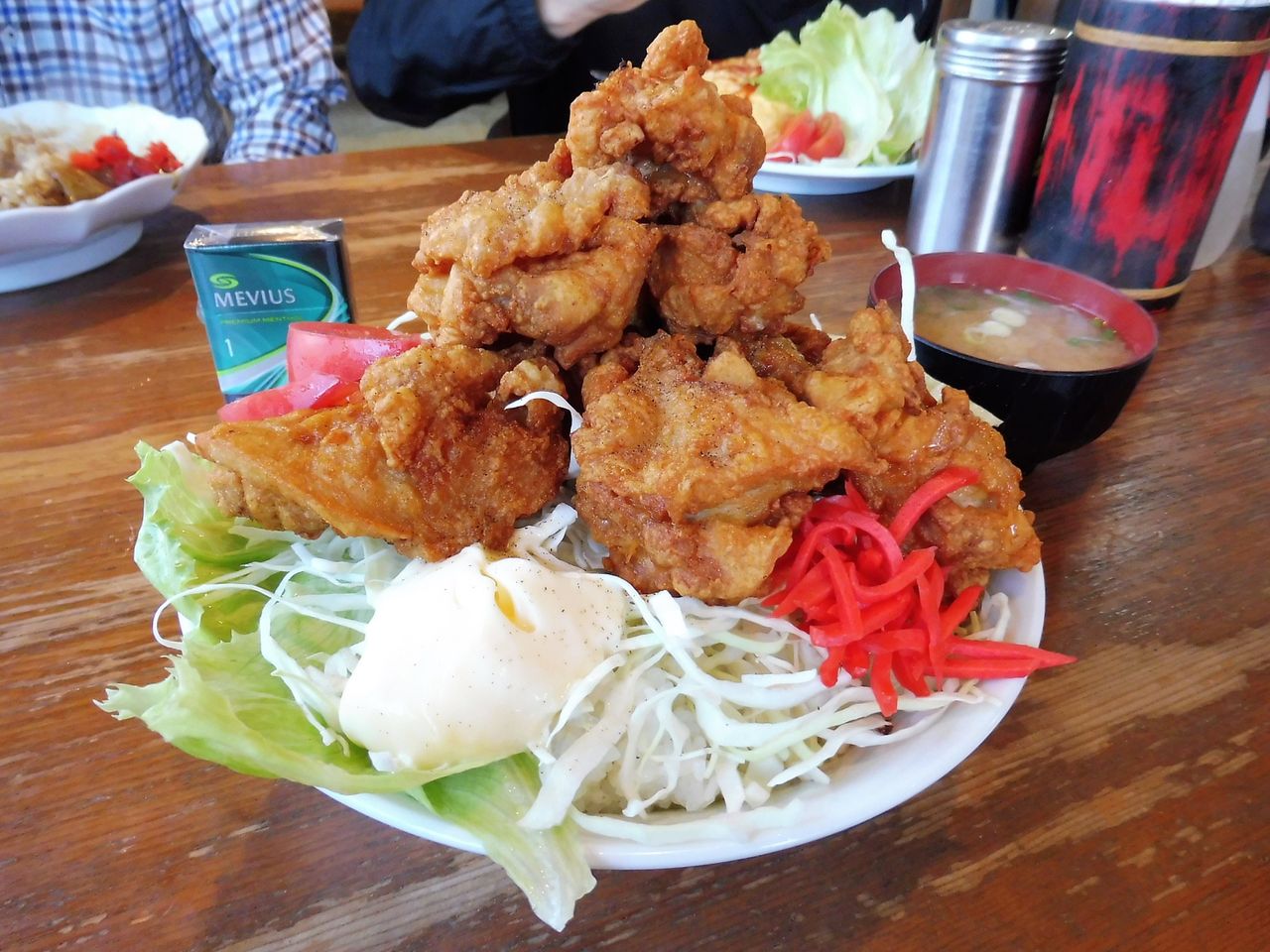 山梨県の ぼんち食堂 で デカ盛り唐揚げ丼 Gakudaiの週末はデカ盛り