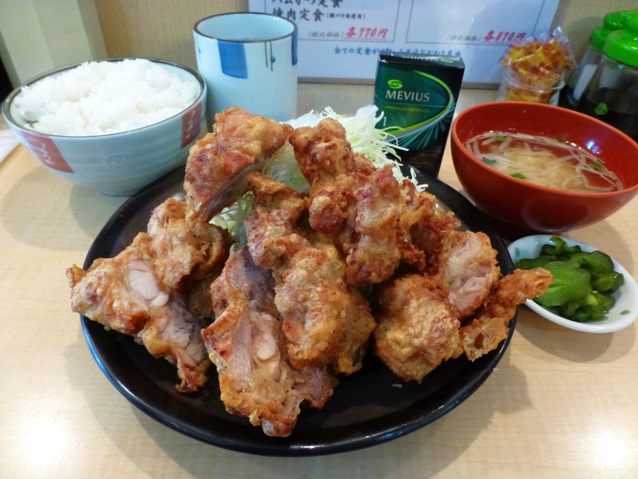 日吉の「とんかつ三田」で、デカ盛り鳥からあげ定食！ gakudaiの週末はデカ盛り！