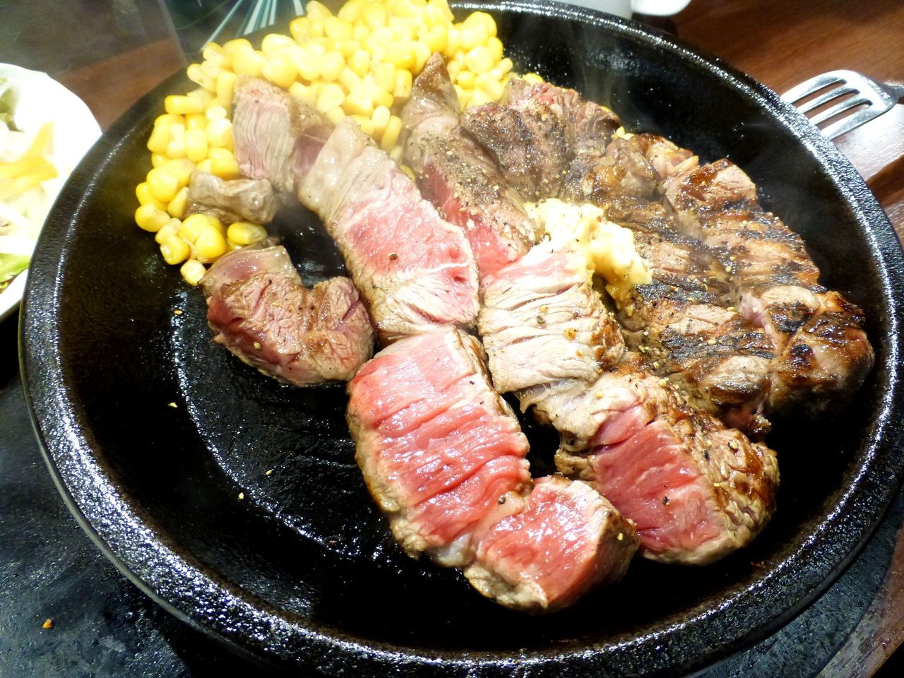 新橋の「いきなりステーキ」で、デカ盛りワイルドステーキ!