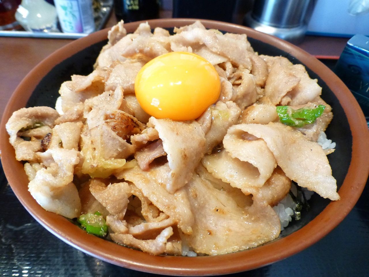 秋葉原の「昭和食堂」で、スタミナ丼メガ盛り!
