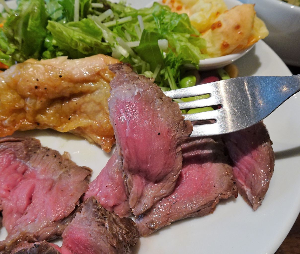 虎ノ門の 肉塊ｕｎｏ で デカ盛りローストビーフ Gakudaiの週末はデカ盛り